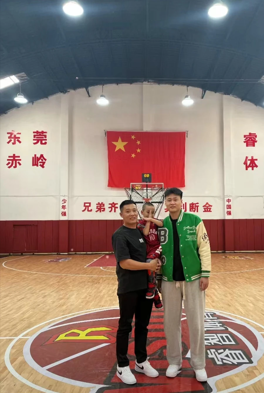 大学生篮球社团如何引入智能情感技术_0